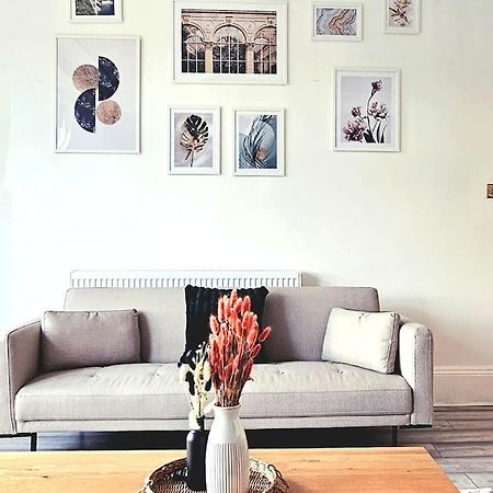 Spacious Haven With Free Parking Glasgow Exterior foto
