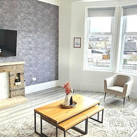 Spacious Haven With Free Parking Glasgow Exterior foto